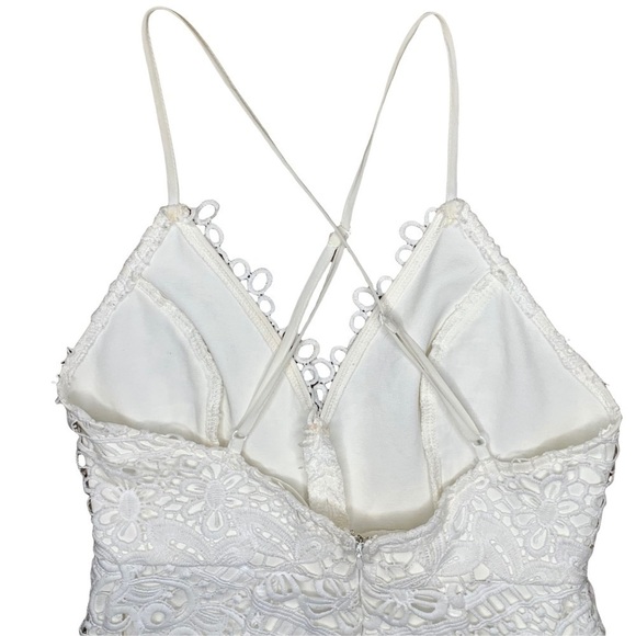 Astr the Label lace dress - Picture 4 of 16